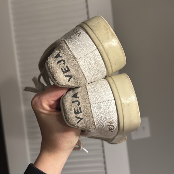 EUR 39 / Size 8 Veja Women's Campo White and Natural Sneakers - Picture 7 of 7